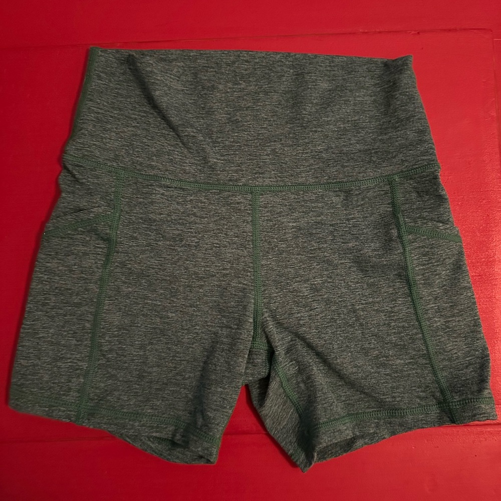 Aerie Offline “The Hugger” High-Waist Green Bike Shorts, Medium